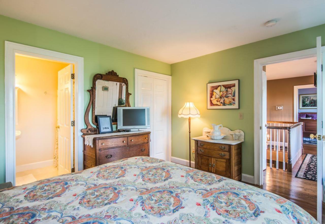 Above The Bay At Thornton Adams House Bed & Breakfast Plymouth Exterior photo